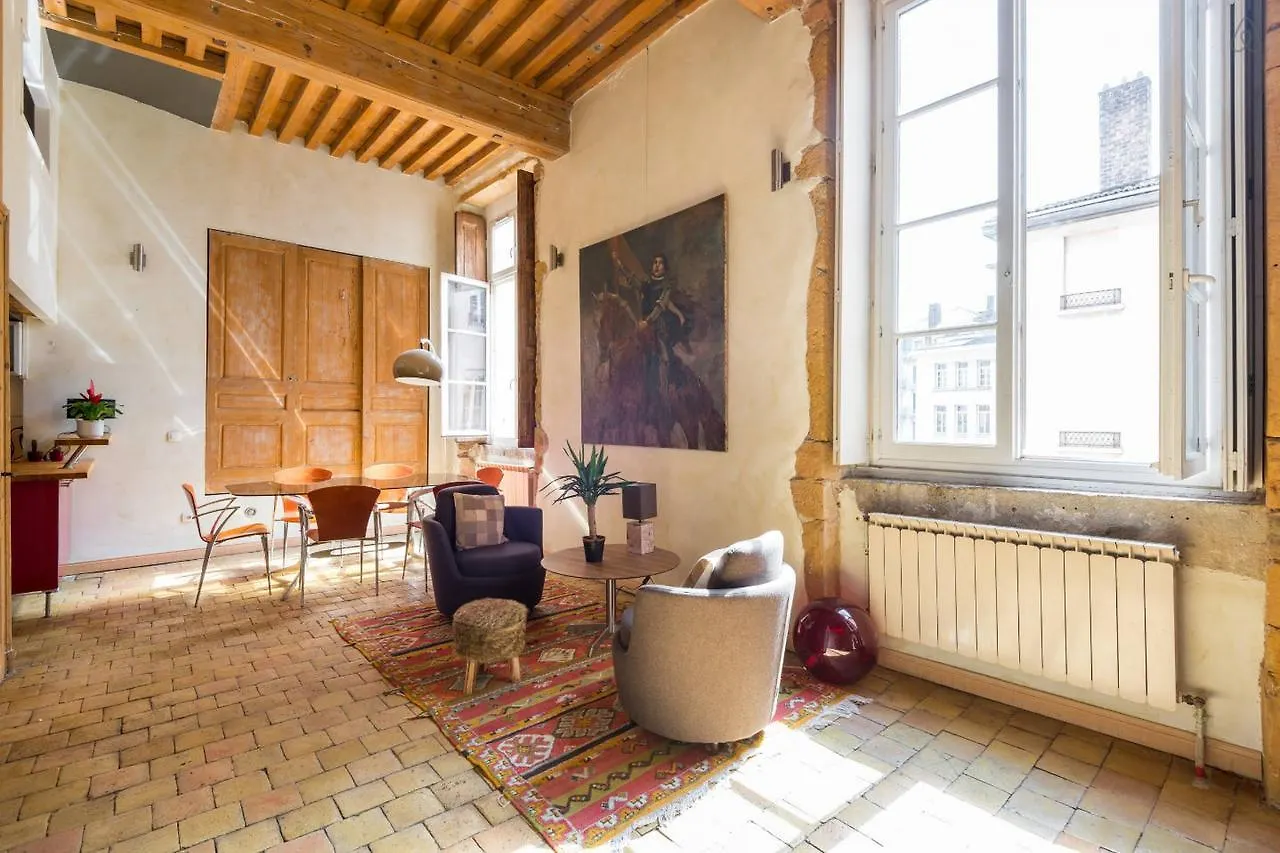 Loft Coeur Du Vieux Lyon contacts